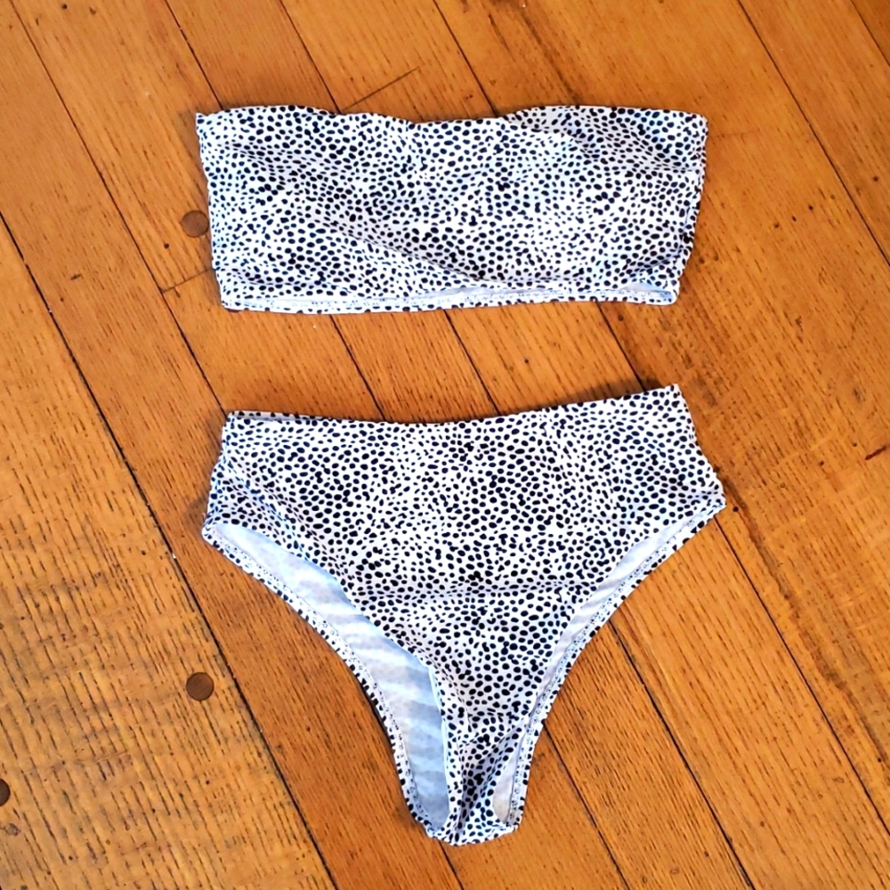 Black and white strapless bikini